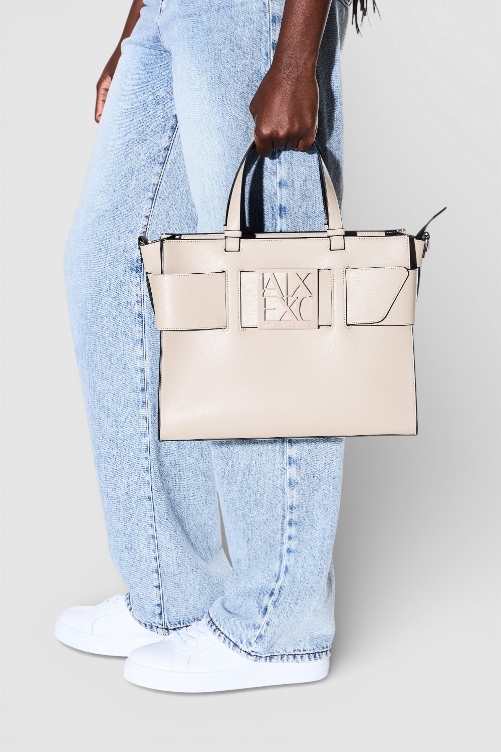 תמונת כל הלוק של תיק נשיאה לארג'